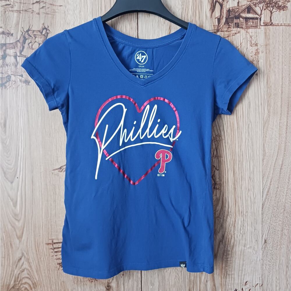47 Brand Philadelphia Phillies Team Logo V neck Tee shirt Size Small